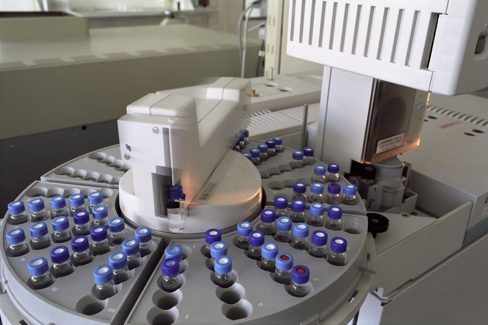 Analytical chemistry laboratory bench